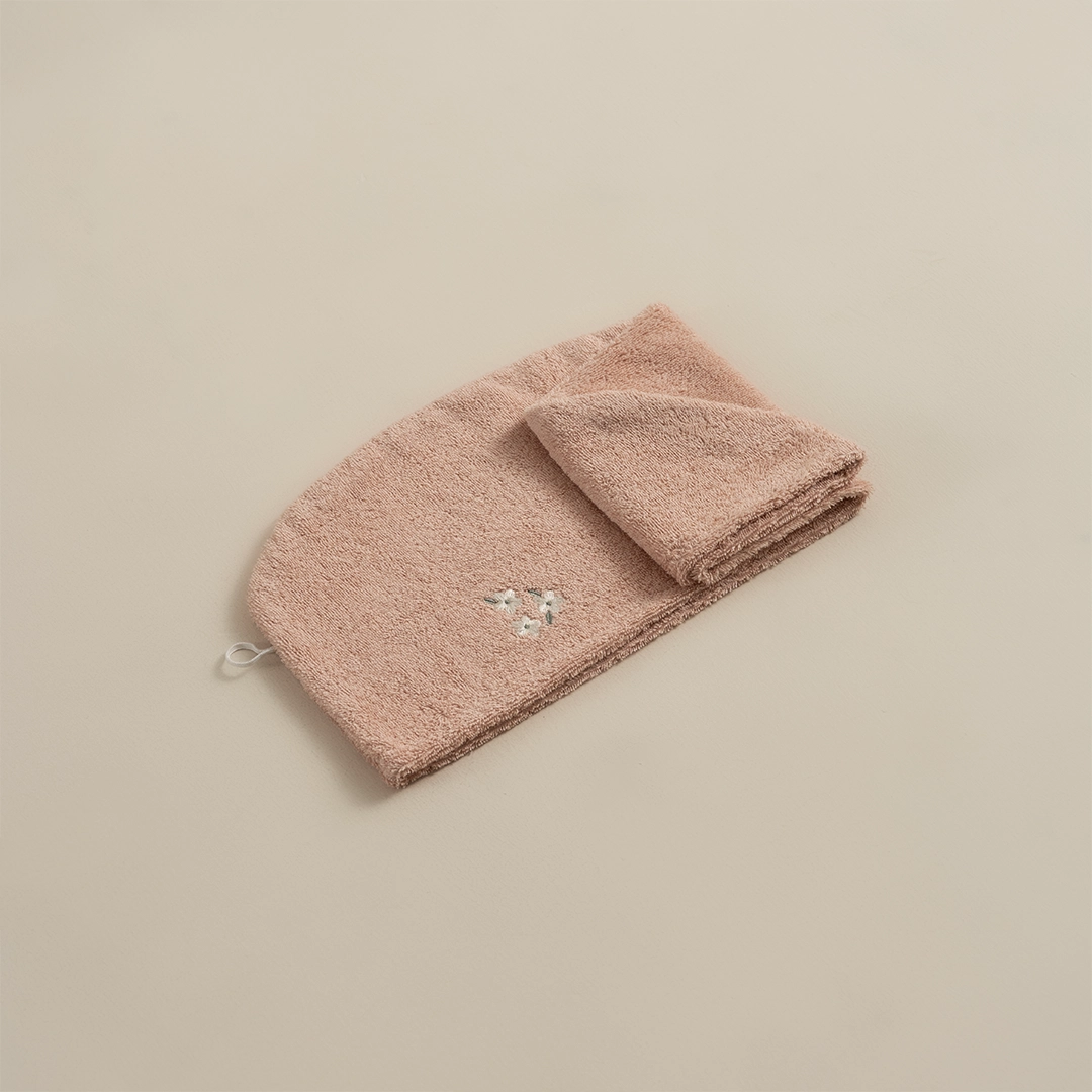 منشفة رأس قطن مطرز لون بينك منشفة رأس قطن مطرز لون بينك