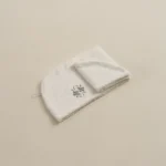 منشفة رأس قطن مطرز أخضر