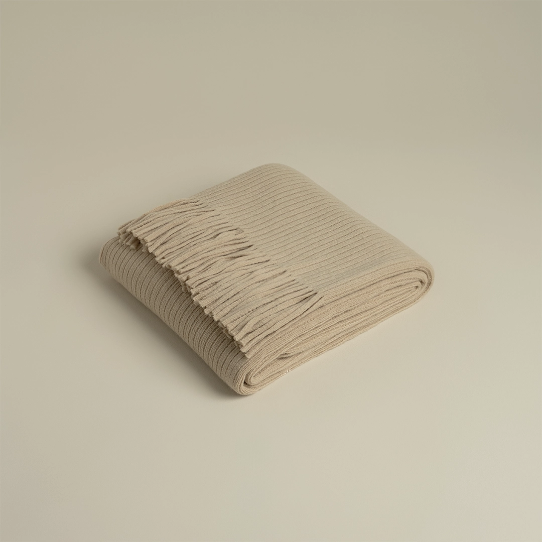 رمية كنب اكريليك لون بيج رمية كنب اكريليك لون بيج