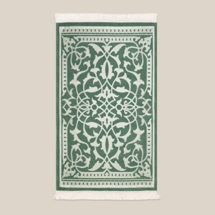 سجادة صلاة شنيل باللون الأخضر