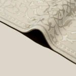 سجادة صلاة شنيل باللون الأوف وايت