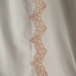 ⁦لباس صلاة مطرز بينك⁩ - الصورة ⁦2⁩