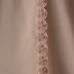 لباس صلاة مطرز بينك