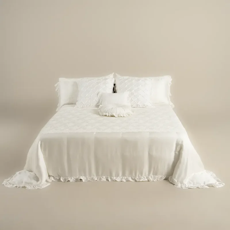 طقم مفرش عرائس أوف وايت